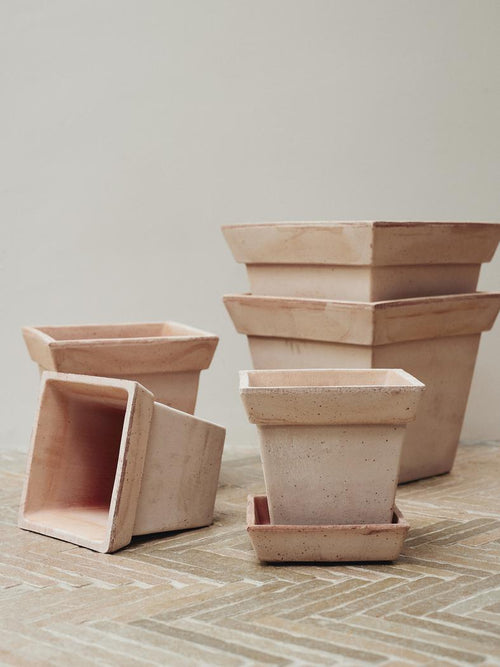Bergs Potter Gaia Pot + Saucer